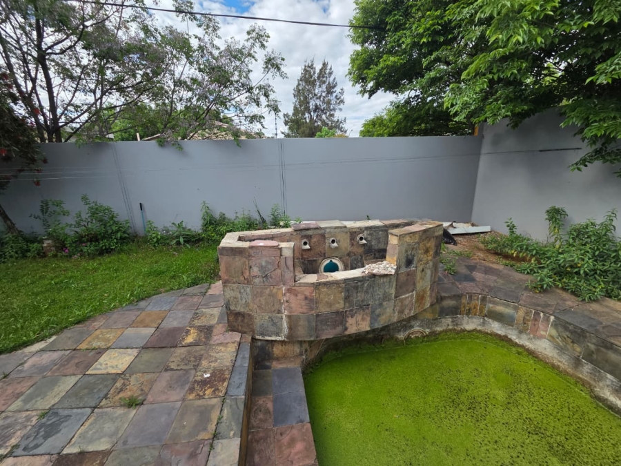 13 Bedroom Property for Sale in Brandwag Free State